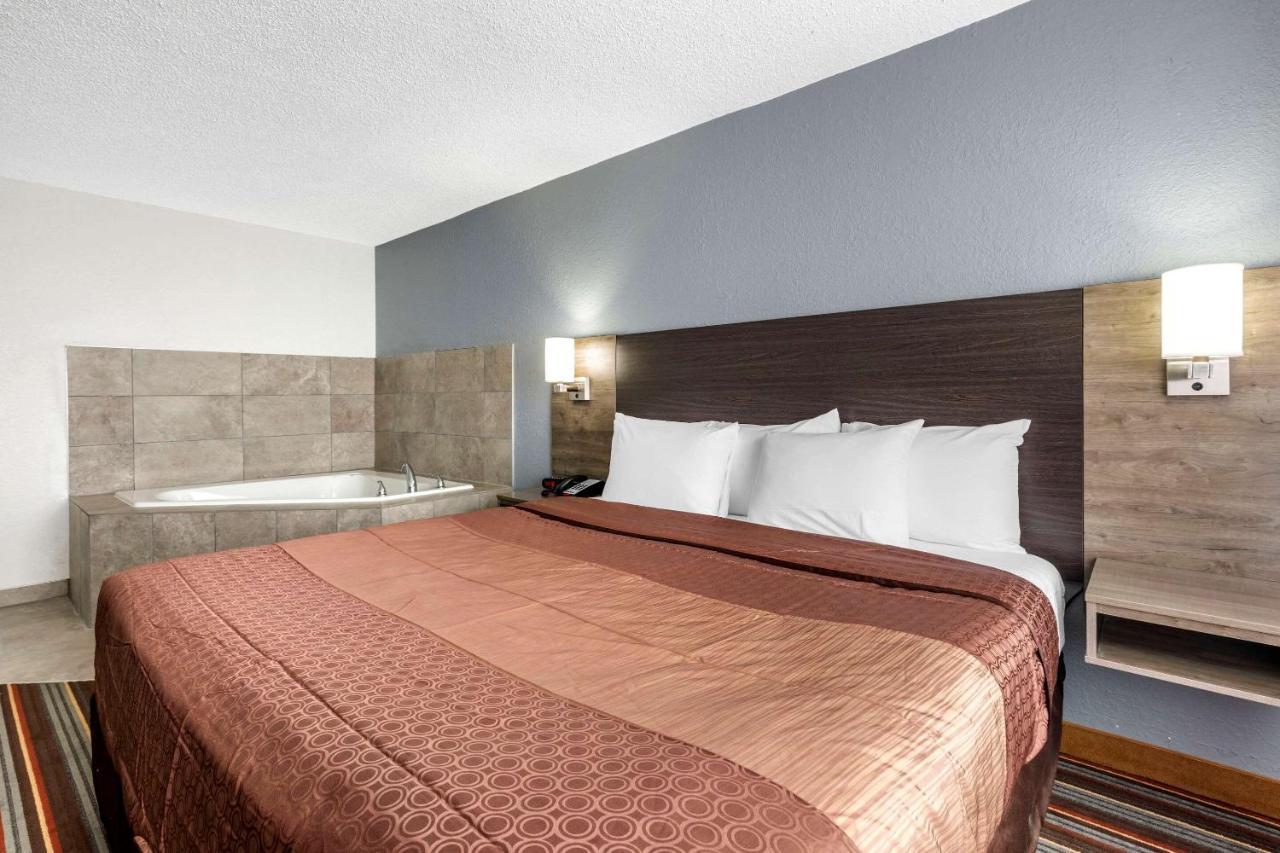 Quality Inn & Suites Sulphur Springs Eksteriør bilde